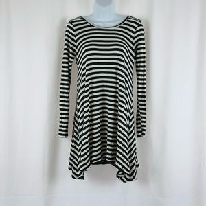 Tobi striped knit top deep V-neck back longer on sides S